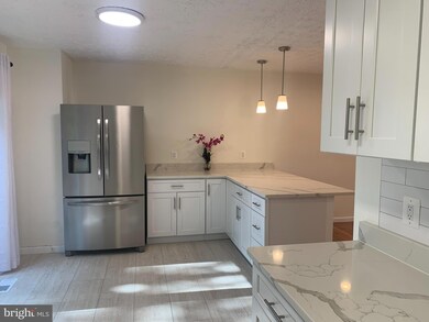 18707 Winding Creek Place, Germantown, MD 20874 - photo 7