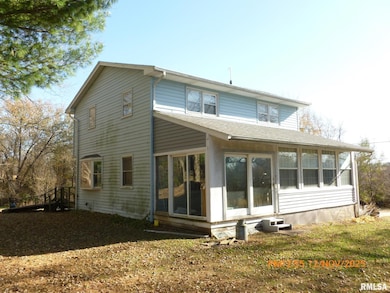 5311 N Fairmount St, Davenport, IA 52806 - photo 3