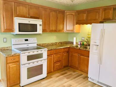 2956 Reynard Rd, Columbus, OH 43232 - photo 4