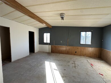 236 S Otis Ave, Dustin, OK 74839 - photo 3