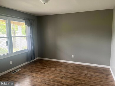 39 Fairmount Dr, Willingboro, NJ 08046 - photo 5