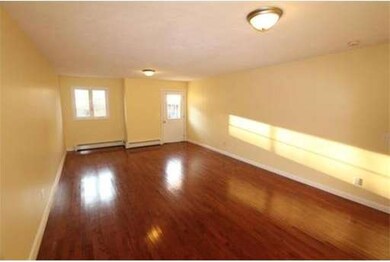 16 Kingsbury St, Worcester, MA 01610 - photo 2