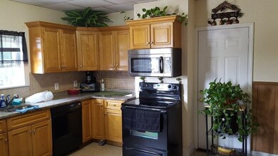 146 6th St, Lowell, MA 01850 - photo 4