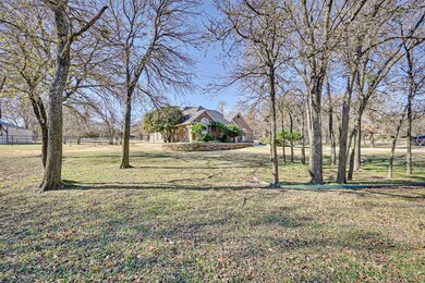 271 Fossil Rock Dr, Azle, TX 76020 - photo 4