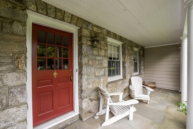 10 Crescent Rd, Riverside, CT 06878 - photo 2