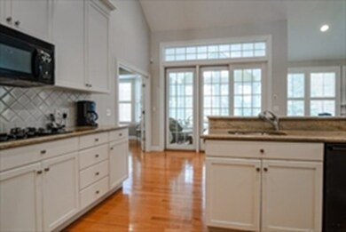 109 Carriage Hill Cir, Southborough, MA 01772 - photo 2