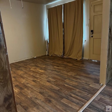 211 Shellwood Dr, Wake Village, TX 75501 - photo 3