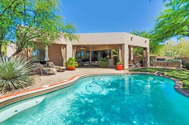 Private yard huge patio space