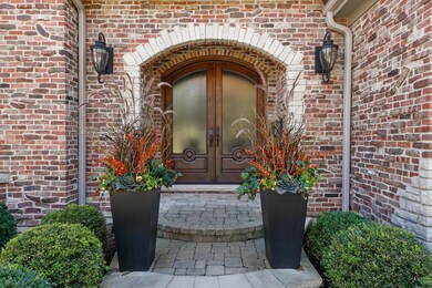 992 Sylvan Cir, Naperville, IL 60540 - photo 3