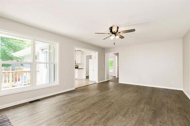 416 N Washington St, Raymore, MO 64083 - photo 4