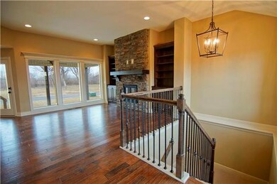 2220 Alexander Creek Dr, Raymore, MO 64083 - photo 3