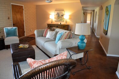 Family Room/Entry