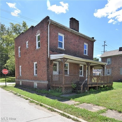 138 Moore St, Hubbard, OH 44425 - photo 2