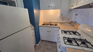 5200 Lancaster Ct unit F, Austin, TX 78723 - photo 6