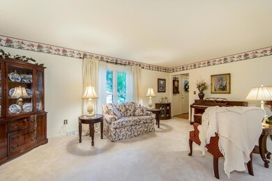 415 Finstock Ct, Columbus, OH 43230 - photo 4