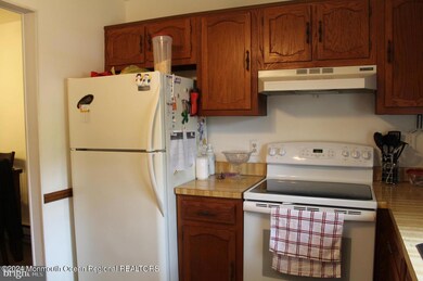 22 cranberry kitchen 2