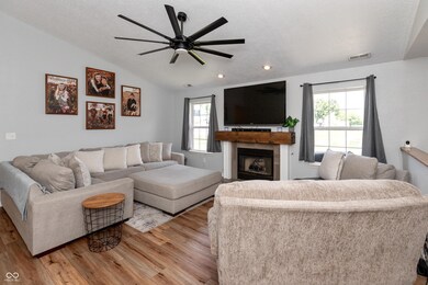 2082 Fiesbeck Dr, Columbus, IN 47201 - photo 3