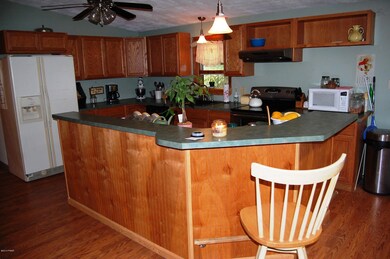 308 Surrey Dr, Hawley, PA 18428 - photo 7