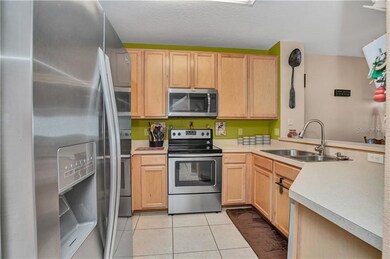 569 Bexley Dr, Davenport, FL 33897 - photo 4