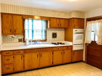 214 W Maple Ave, Bound Brook, NJ 08805 - photo 5