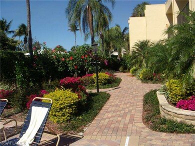 1034 6th St S unit 1034, Naples, FL 34102 - photo 2