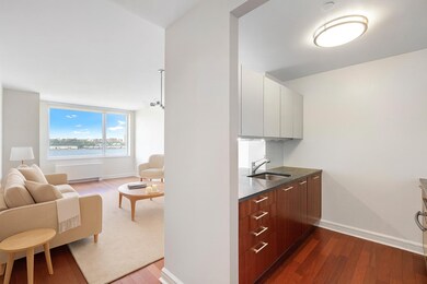 The Avery Condominium unit 8J, New York, NY 10069 - photo 2