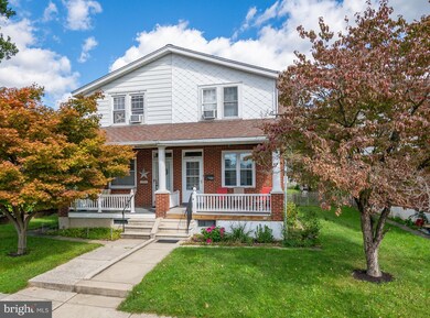 409 Raymond St, Reading, PA 19605 - photo 2