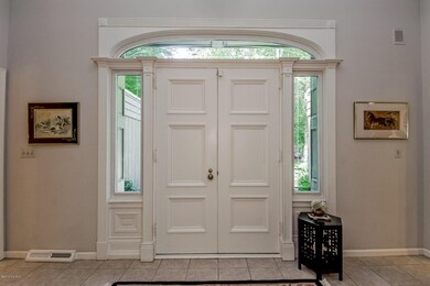 006-Foyer-1952647-medium