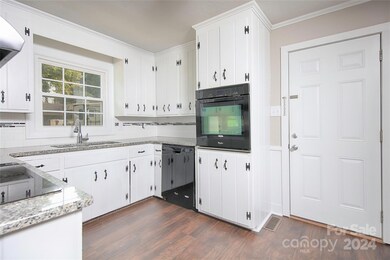 1602 Kenmore Dr, Statesville, NC 28625 - photo 7