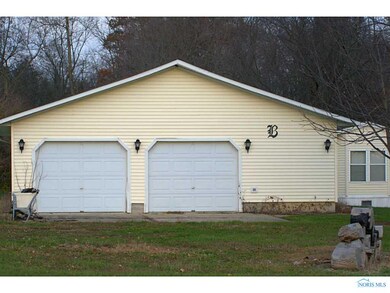 Detached Garage.