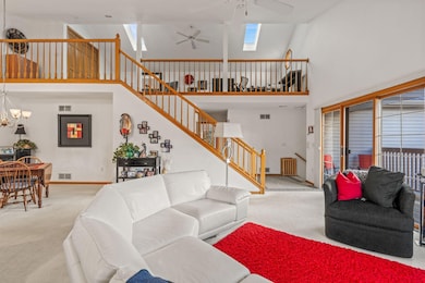 2215B Circle Ridge unit D, Delafield, WI 53018 - photo 4