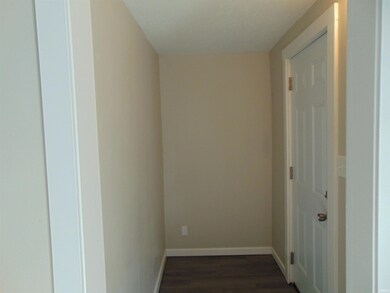 1927 E 17th St, Muncie, IN 47302 - photo 2