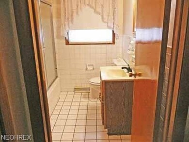 Full bath main floor.