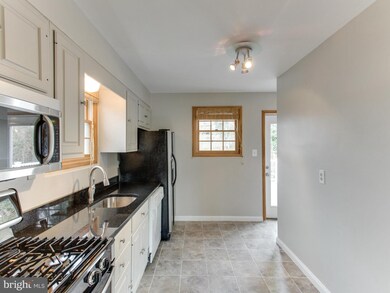 5011 Bangor Dr, Kensington, MD 20895 - photo 7