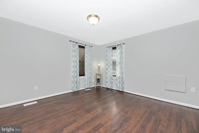 808 Knoxville Rd, Knoxville, MD 21758 - photo 4