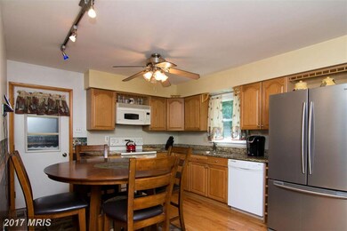 317 Kingston Cir, Sykesville, MD 21784 - photo 6