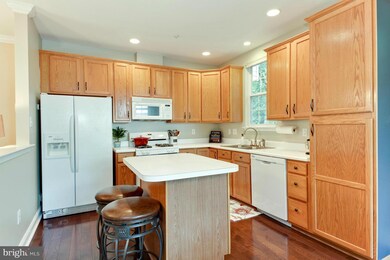 20815 Shamrock Glen Cir, Germantown, MD 20874 - photo 7