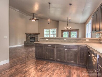 61299 Ring Bearer Ct, Bend, OR 97702 - photo 5