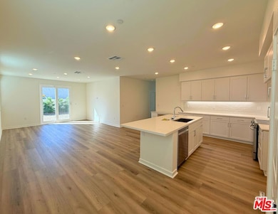 Open concept great room connec