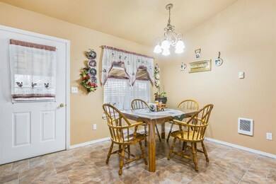 930 NW 19th Place, Redmond, OR 97756 - photo 6