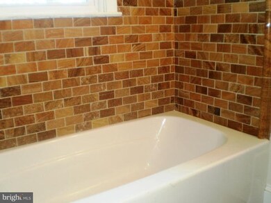 301 Denison St, Baltimore, MD 21229 - photo 4