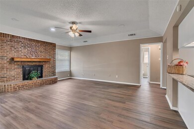 5718 Crestwood Cir E, North Richland Hills, TX 76180 - photo 5