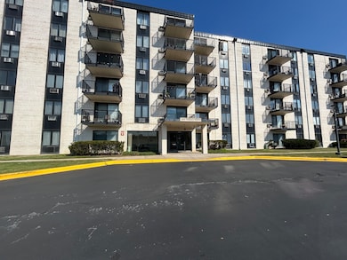 9074 W Terrace Dr unit 4N, Niles, IL 60714 - photo 3