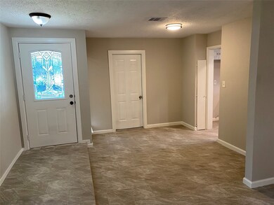 4303 Ravine Dr, Friendswood, TX 77546 - photo 2