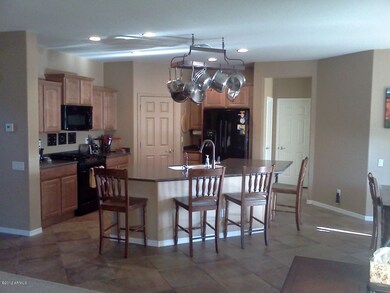 Kitchen and Breakfast Bar