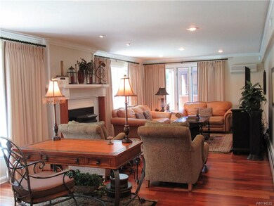 Cozy Family Room - Private Views out of Every Wind