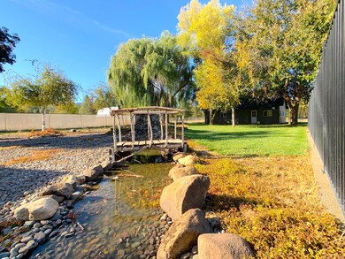 8663 E Evans Creek Rd, Rogue River, OR 97537 - photo 3