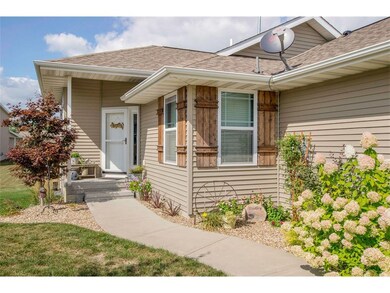 3230 Blackberry Cir SW, Cedar Rapids, IA 52404 - photo 2