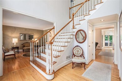 Stairway with ornamental molding, wood-type floori