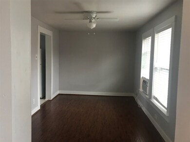 206 1/2 Amundsen St, Houston, TX 77009 - photo 3